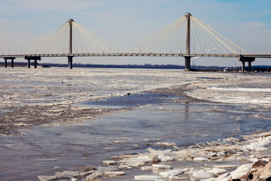 Alton, IL Travel Guide: Riverfront History & Piasa Legend