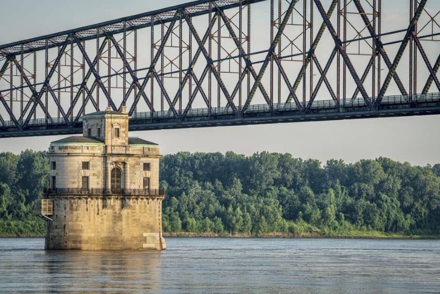 Exploring Route 66 in Illinois: Top Attractions & Road Trip Stops